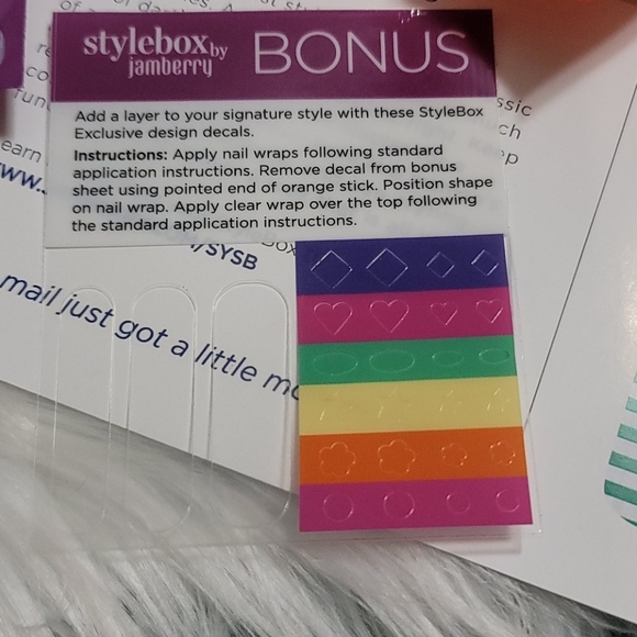 Jamberry Stylebox October 2014 with bonus New - Picture 4 of 4
